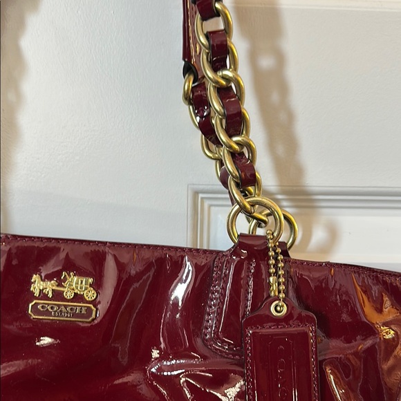 Coach Brown Shoulder Bag with Glossy Finish - Picture 3 of 5